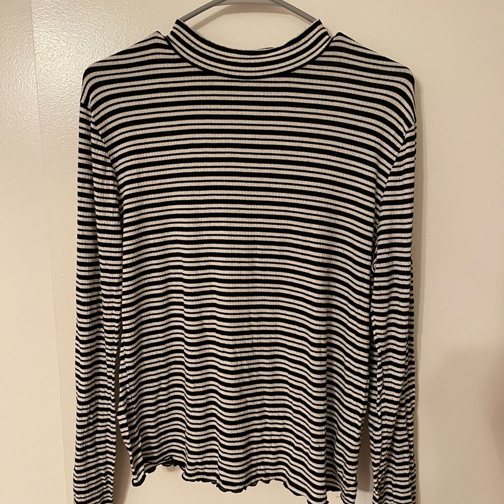 Mock neck black and white long sleeve